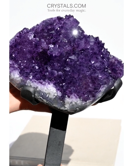 Crystal meanings A-Z guide - amethyst geode and crystals with their properties