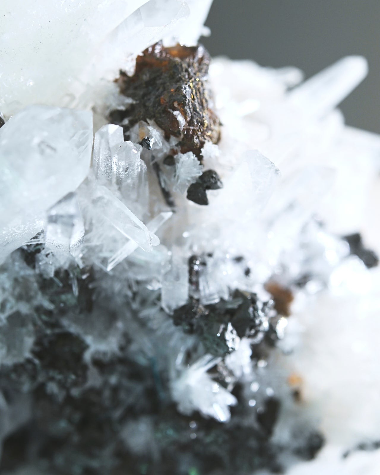 Hubnerite with Quartz 6 inch