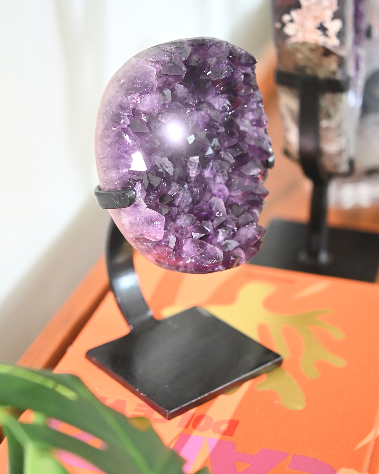 amethyst-stand-2.877--10x4x4-290c-4613.jpg