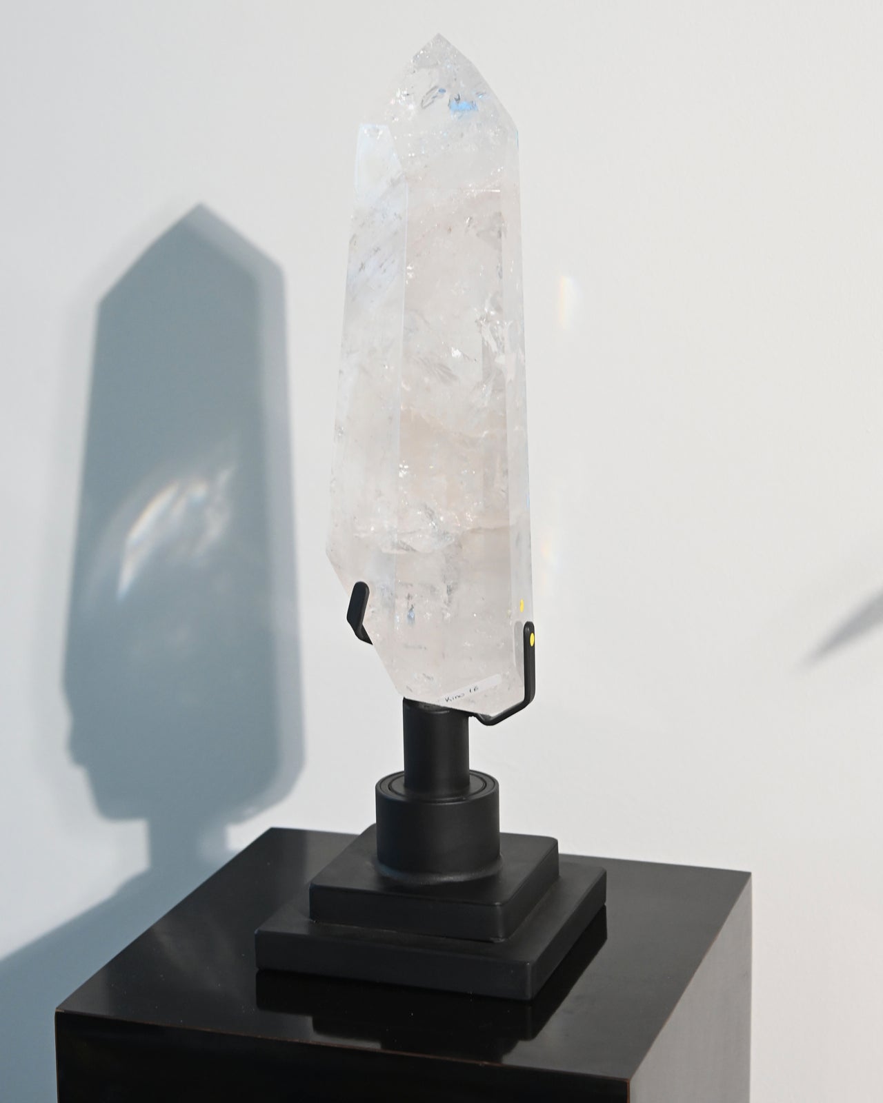 XL Clear Quartz Point + Custom Stand 10lbs