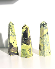 Serpentine w pyrite