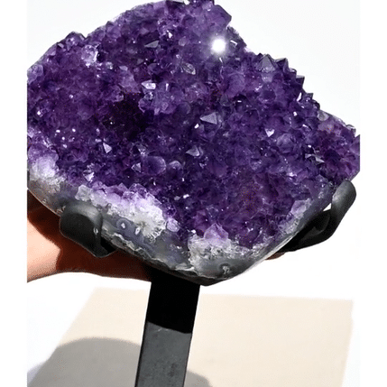 Crystal meanings A-Z guide - amethyst geode and crystals with their properties