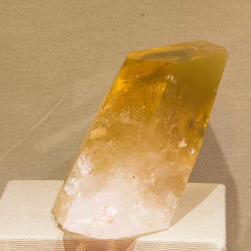 Citrine Crystal Guide: Properties, Styling & Abundance