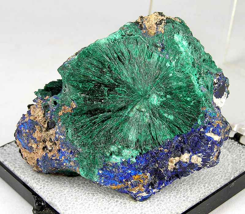 Malachite Crystal: Properties, Beauty & Care Guide