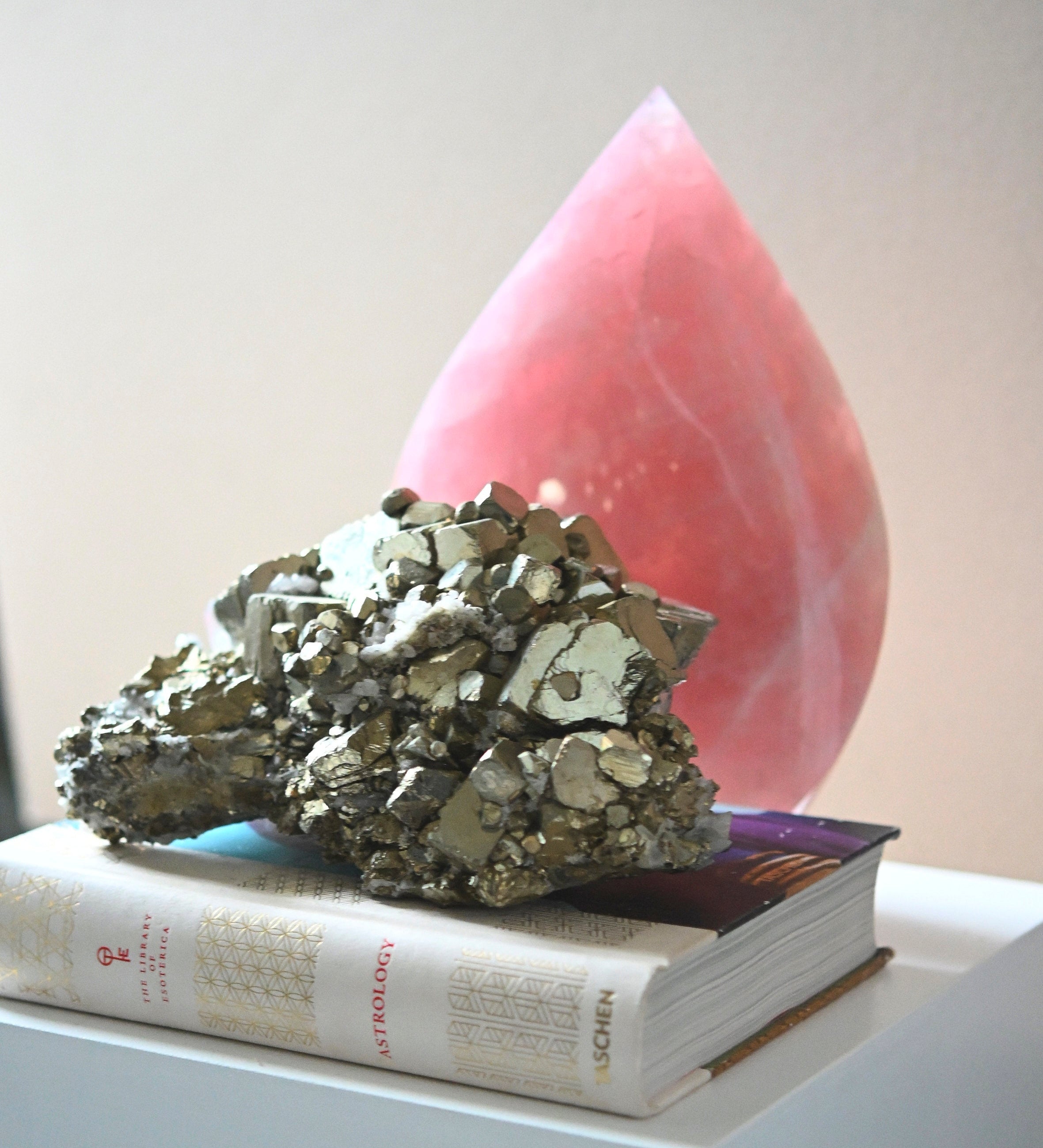 January 2026 Lunar Guide: Wolf Supermoon & New Moon