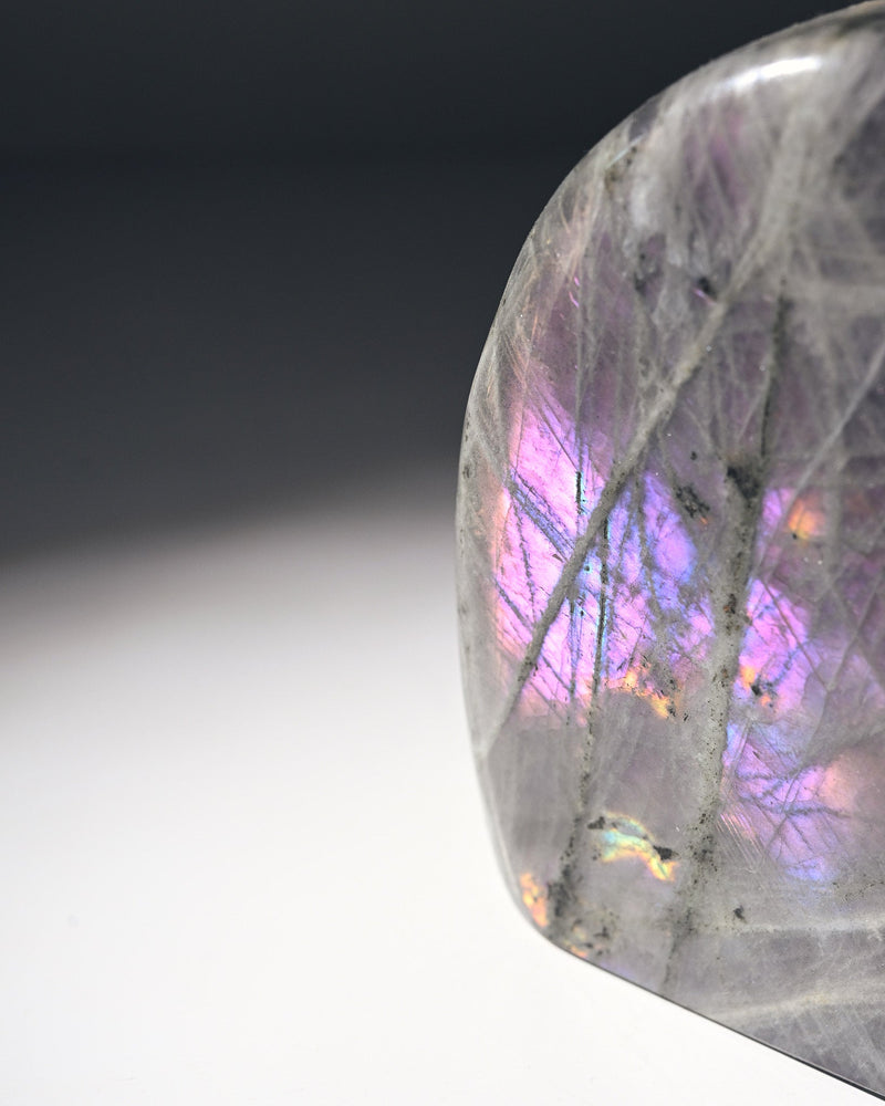 Labradorite Crystal: A Complete Guide to the Stone of Shifting Light