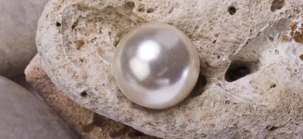 June Rocks June Birthstones: A Celebration of Pearls, Moonstone & Alexandrite ...