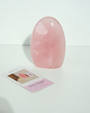 Rose Quartz Freeform 1.1kg detail view
