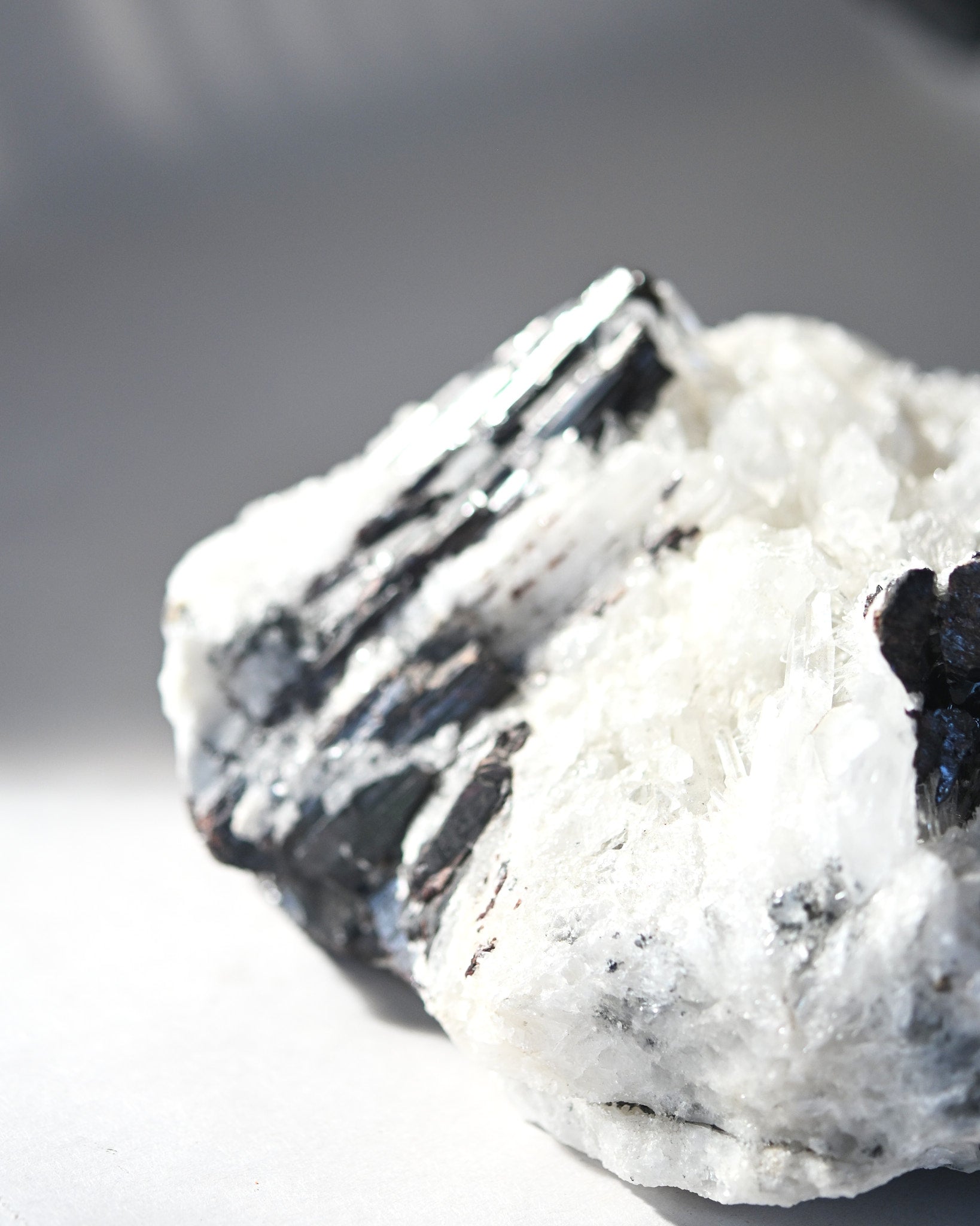 Hubnerite with Quartz 7.7lbs