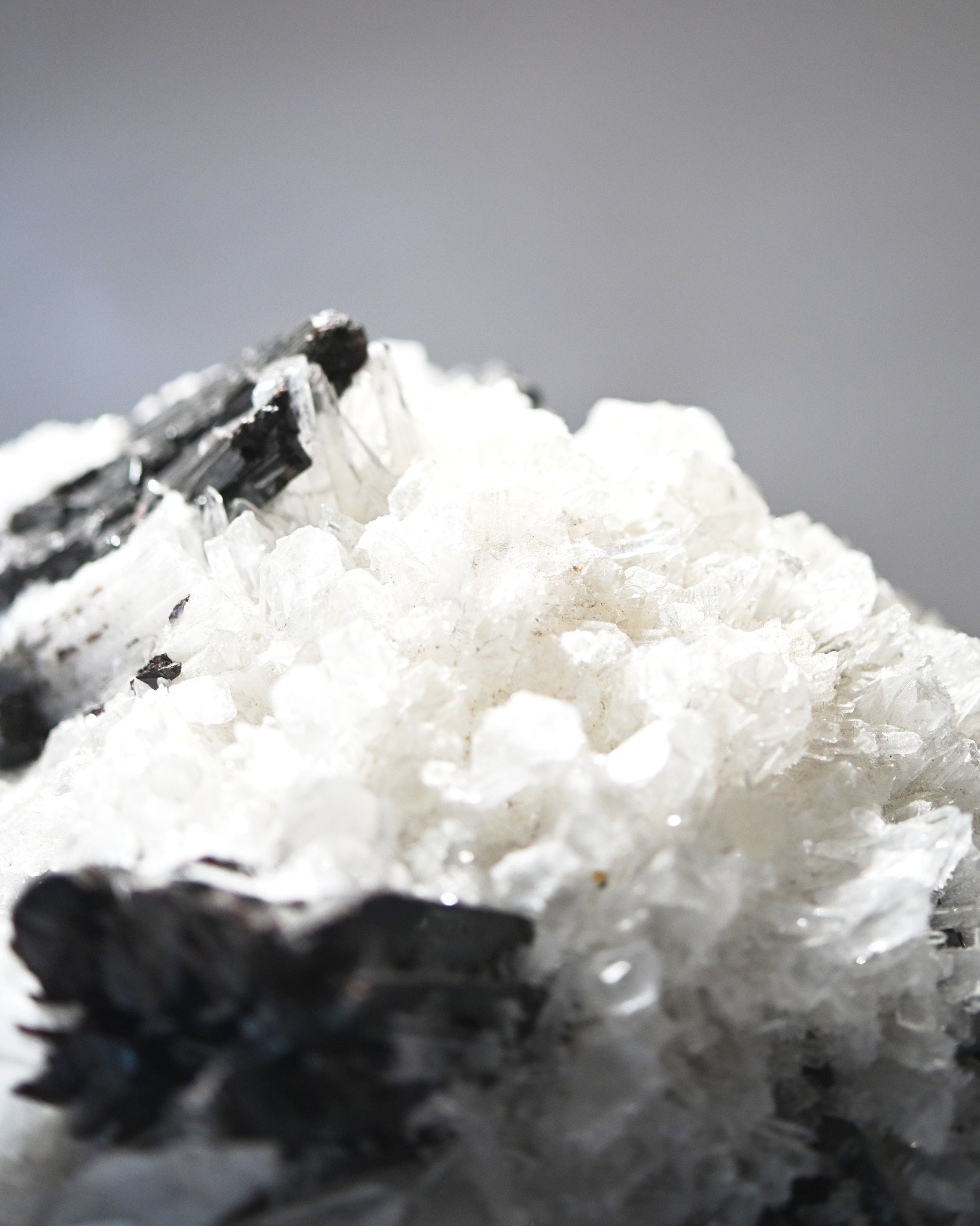 Hubnerite with Quartz 7.7lbs