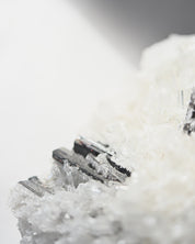 Hubnerite with Quartz 7.7lbs