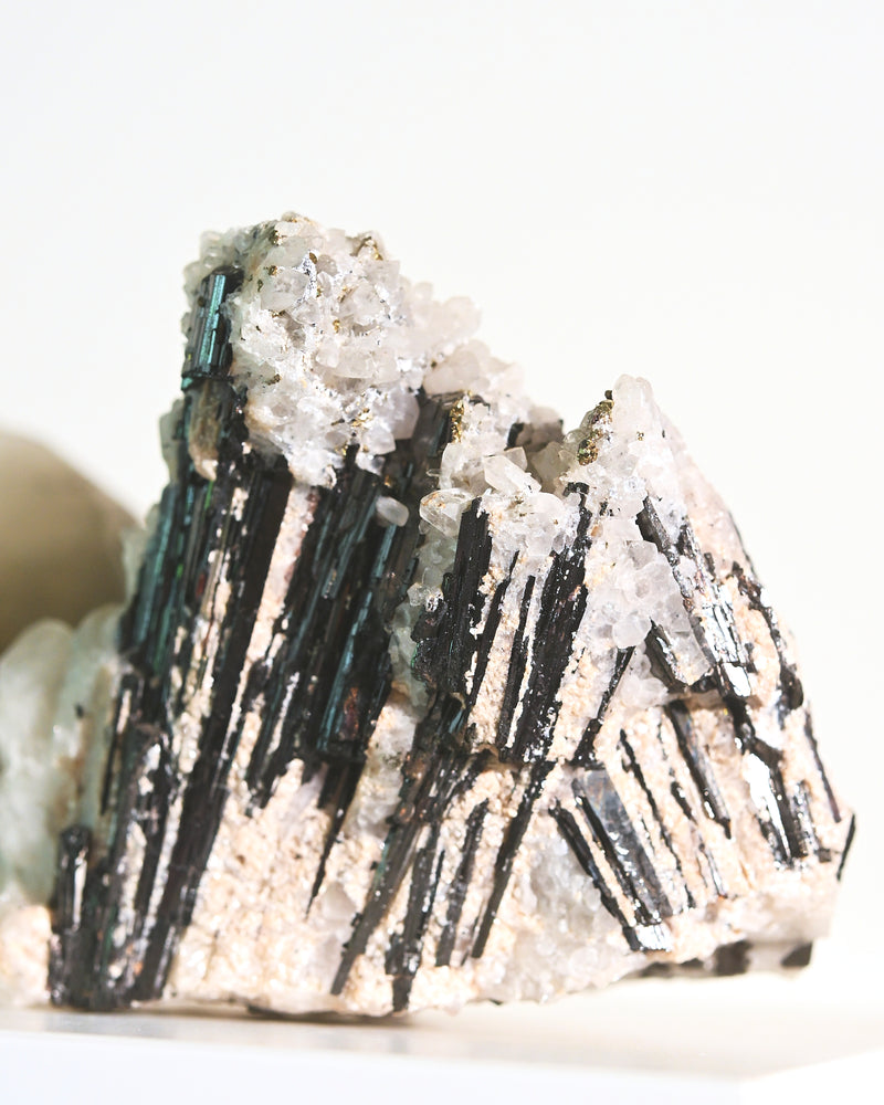 Hubnerite with Quartz 6 inch