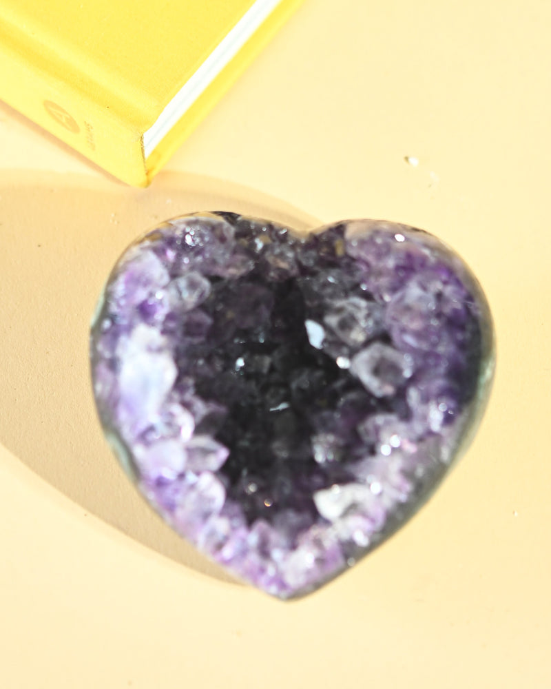 Amethyst Geode Heart 265g No. 433