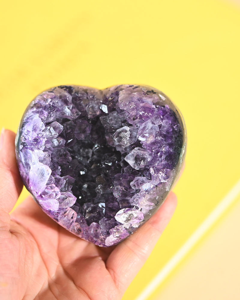 Amethyst Geode Heart 265g No. 433