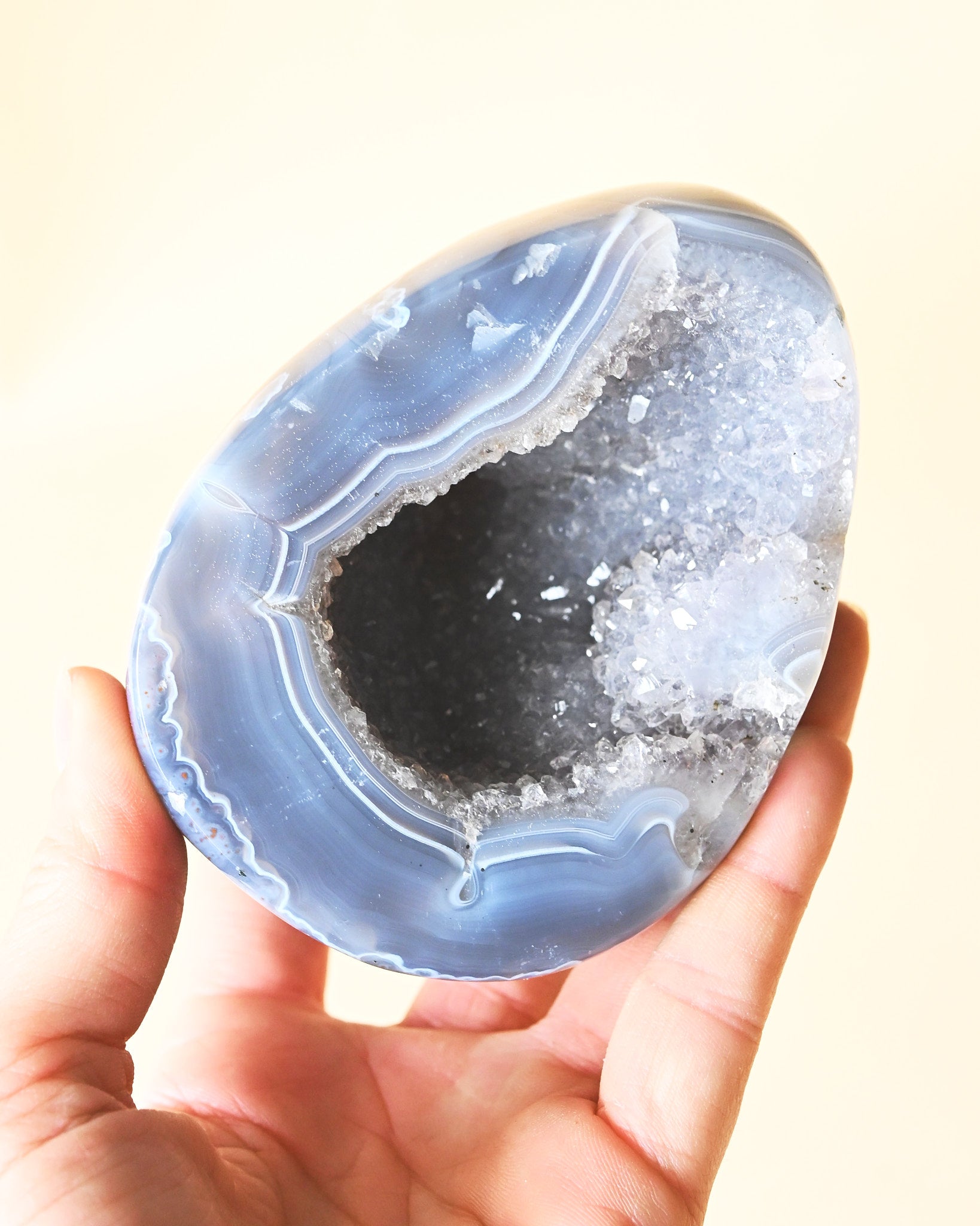 Blue Lace Agate Geode Freeform - agate crystal geode close up detail