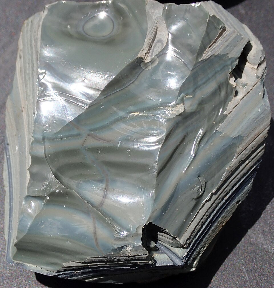 Obsidian crystal — Black specimen, Amorphous crystal system