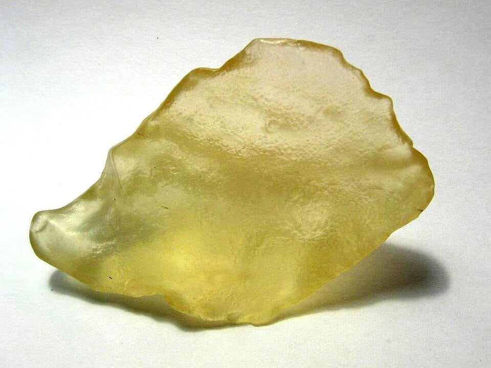 Libyan Desert Glass crystal — Pale yellow, champagne specimen, Amorphous crystal system
