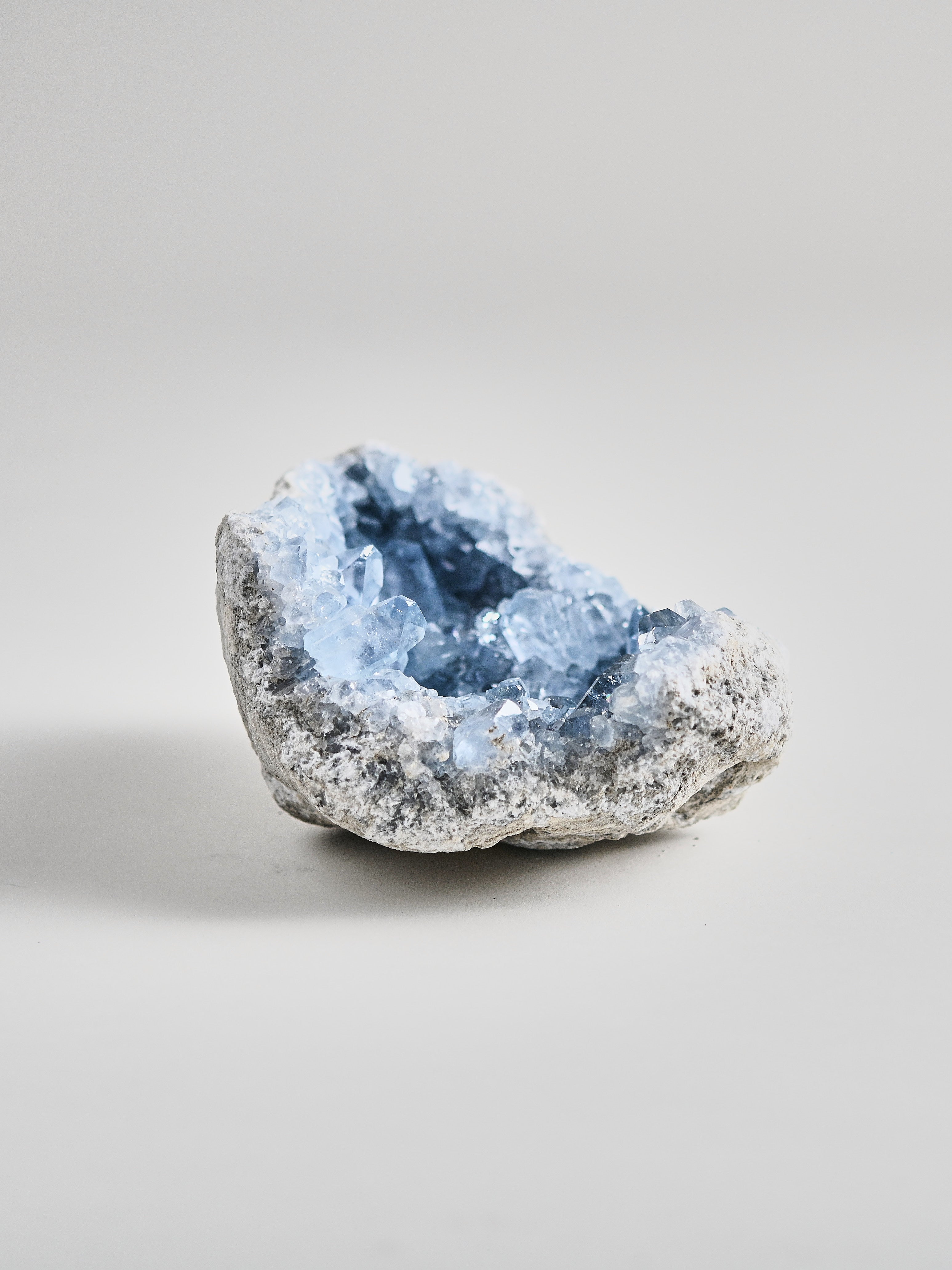 The Crystal Archive | Crystal Encyclopedia by Crystals.com