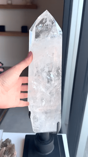 XL Clear Quartz Point + Custom Stand 10lbs