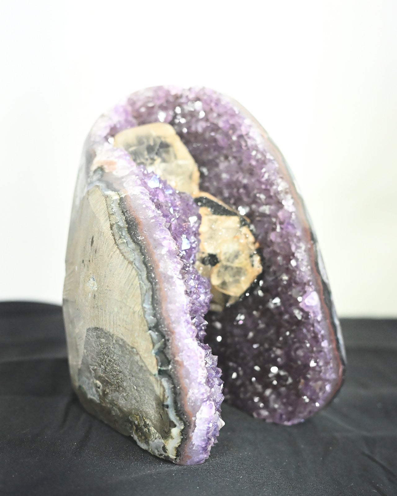 Amethyst & Calcite Geode – Brazil (1.70 kg)