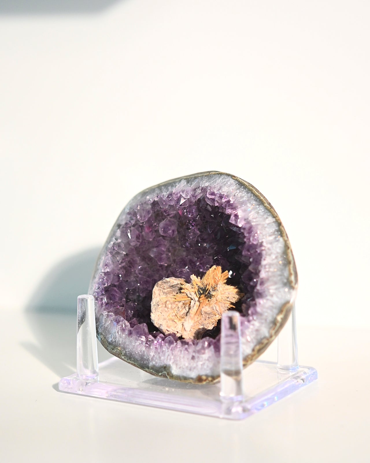 amethyst-370--4x3--hematite--1978.jpg