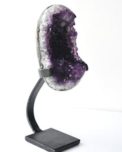 Amethyst geode side profile showing crystal cavity depth