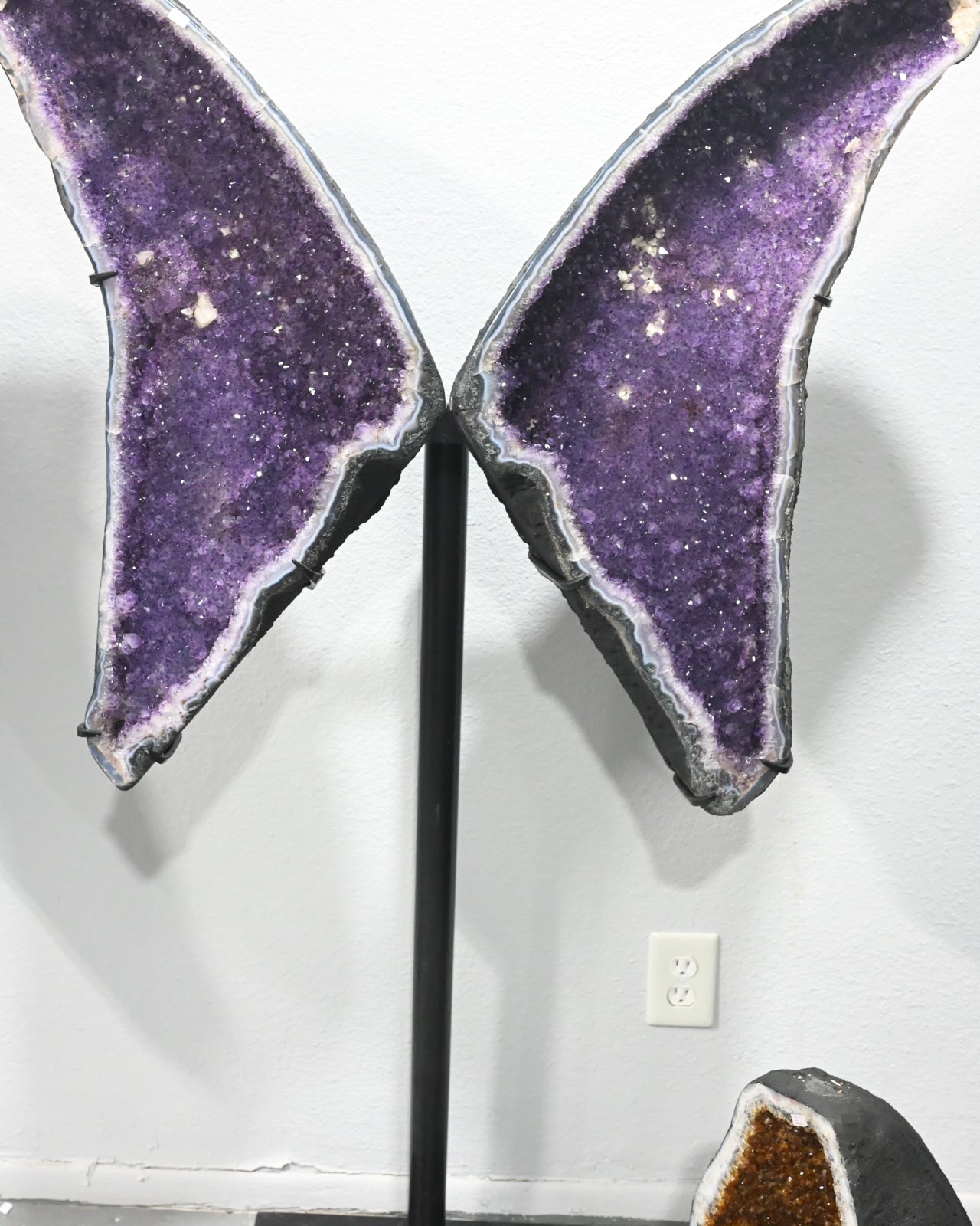 Amethyst Geode Wings – 146.4 lb (One of One)