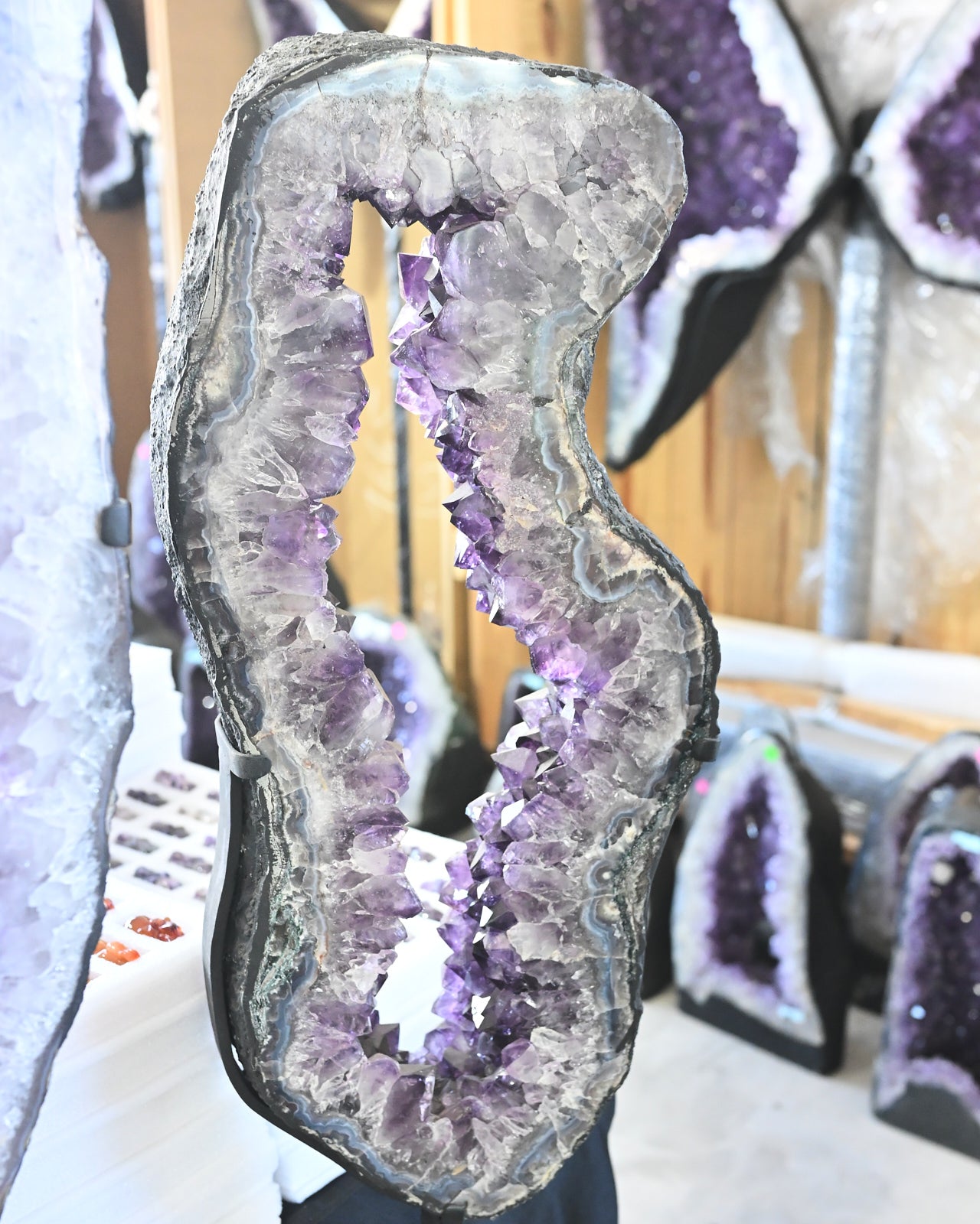 amethyst-slab-rotating-stand-22kg-brazil-__appox_4fttall___w-__sku-600----____c-600-__v-Super8-__t--cluster----t-consign--1185.jpg