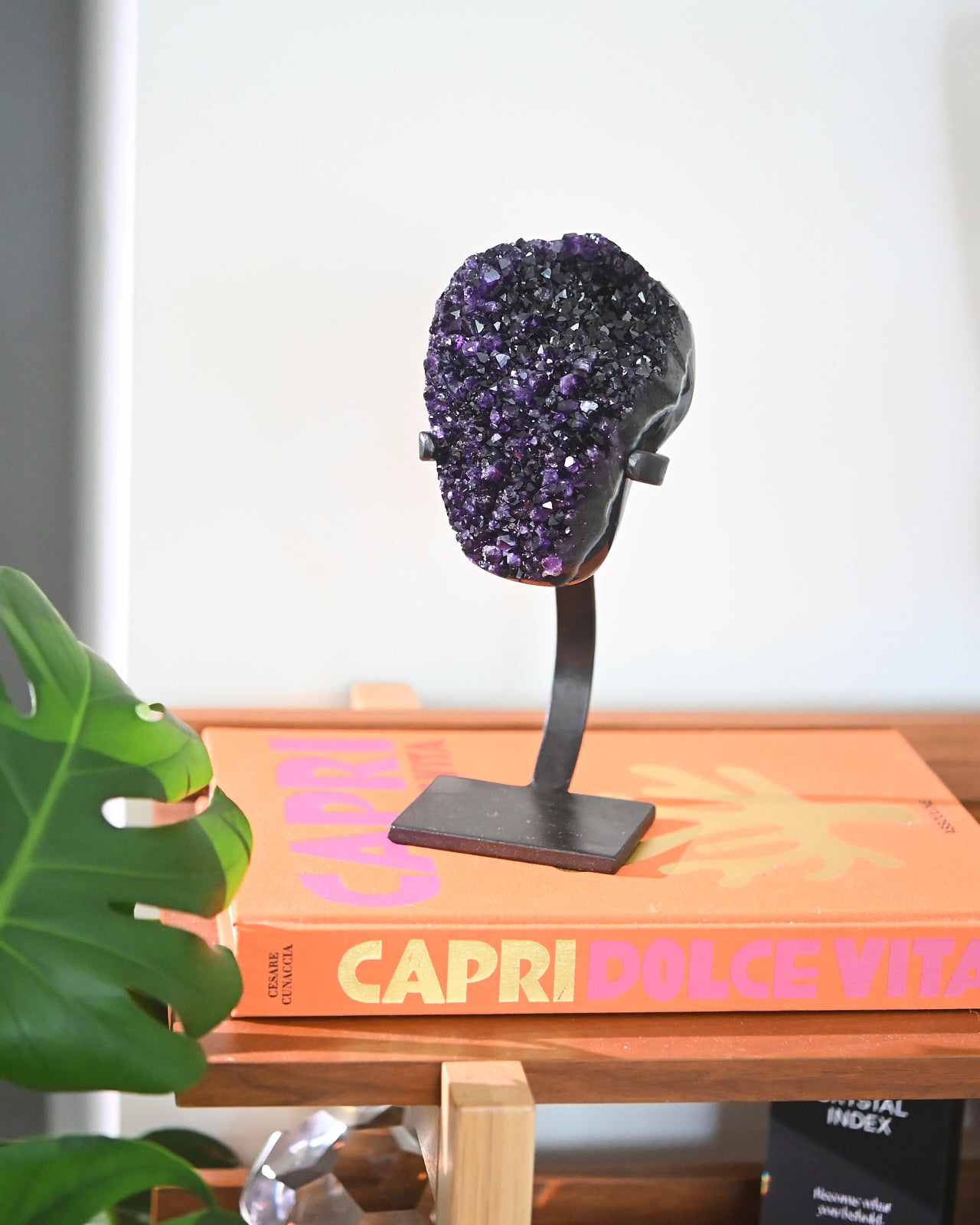 amethyst-stand--2.001--200c--10x4x4--45321.jpg