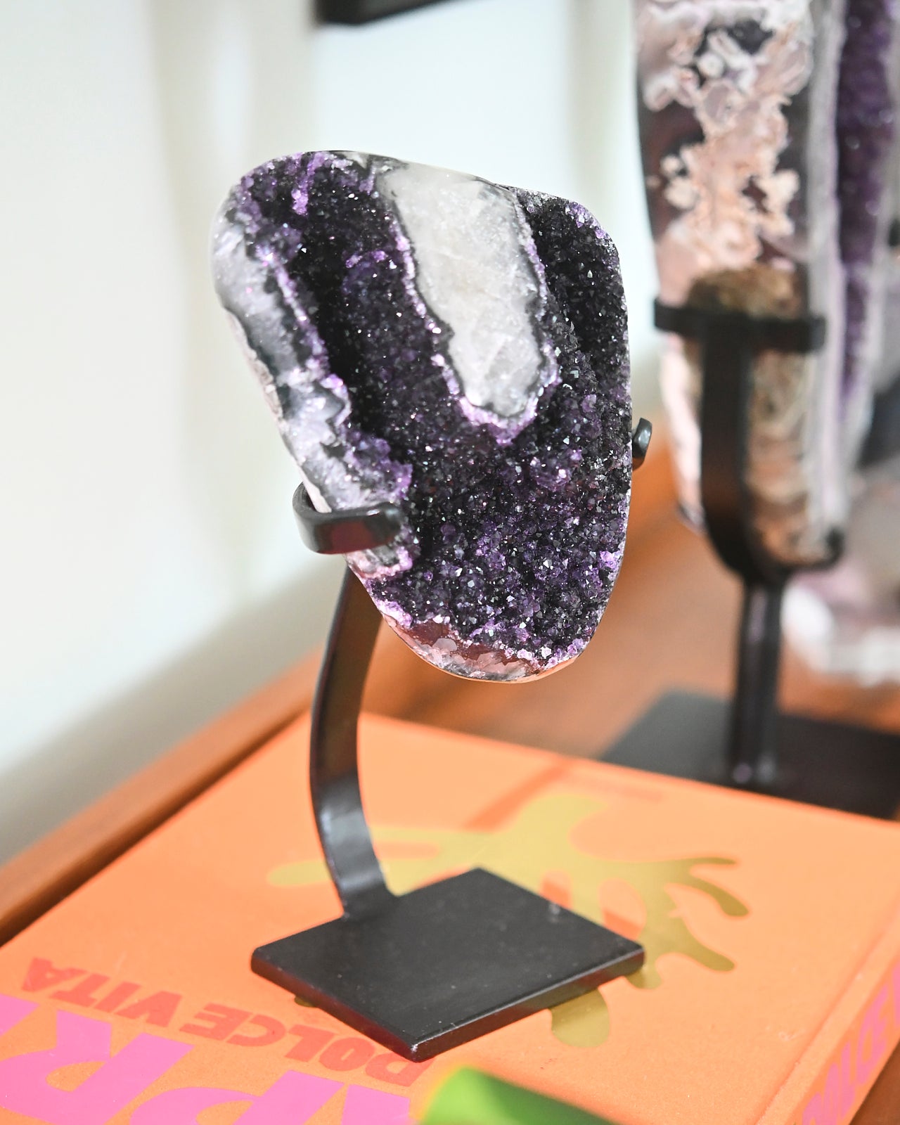 amethyst-stand--2.222-10x4x44541.jpg