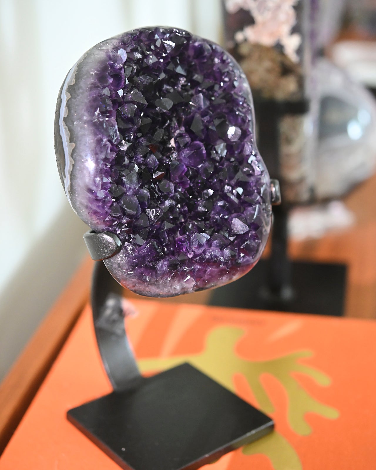 amethyst-stand-.2.501--250--10x4x4--4600.jpg