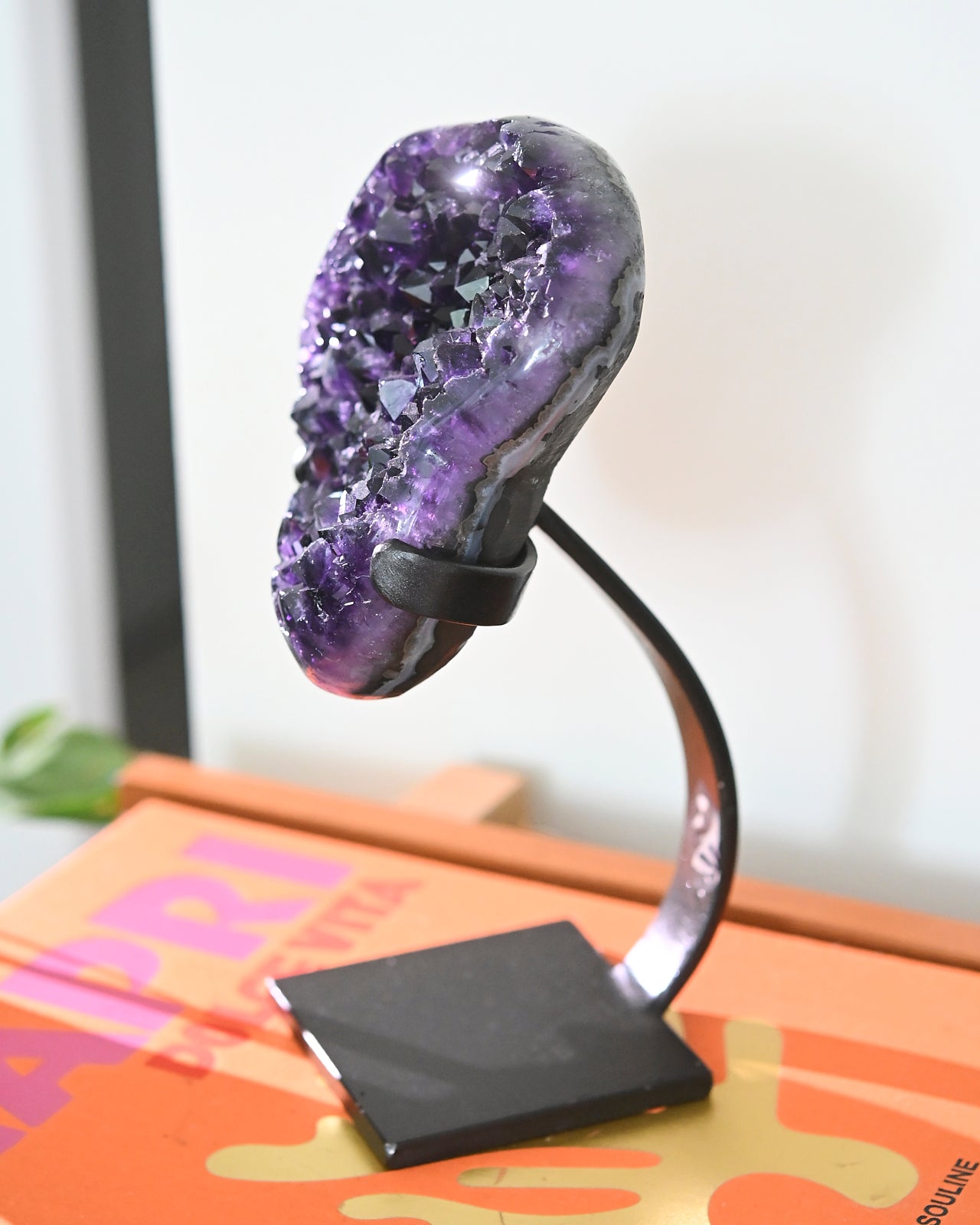 amethyst-stand-.2.501--250--10x4x4--4603.jpg