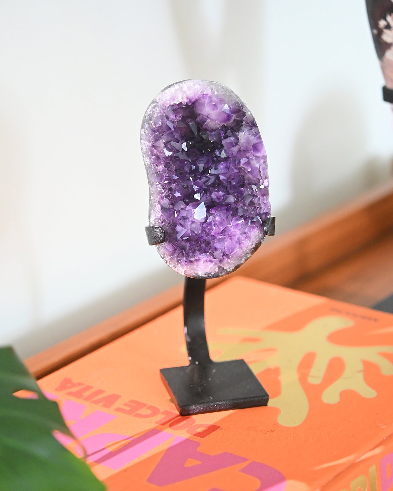 amethyst-stand-.9001-1---7x3x3-4578.jpg
