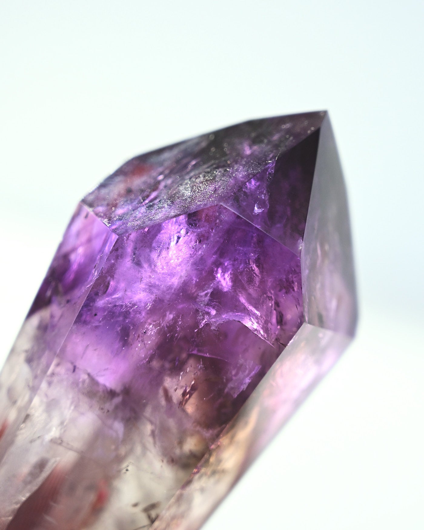 Bahia Phantom Amethyst Tower 301g detail