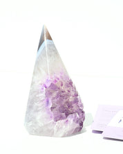 Amethyst Freeform 455g view 2