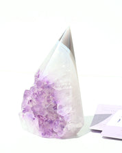 Amethyst Freeform 455g view 3