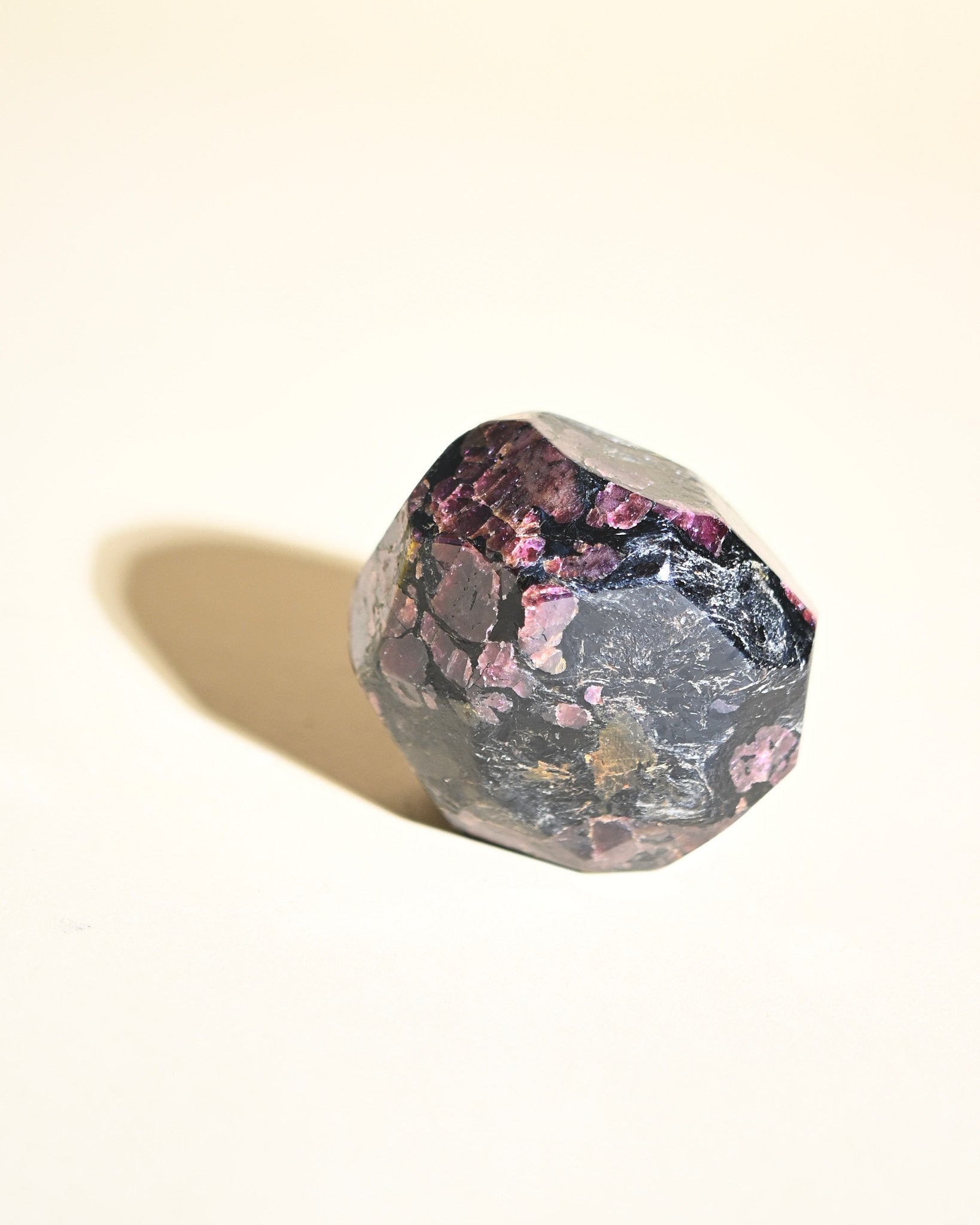 Garnet in Matrix — Sculptural Form - Image 8