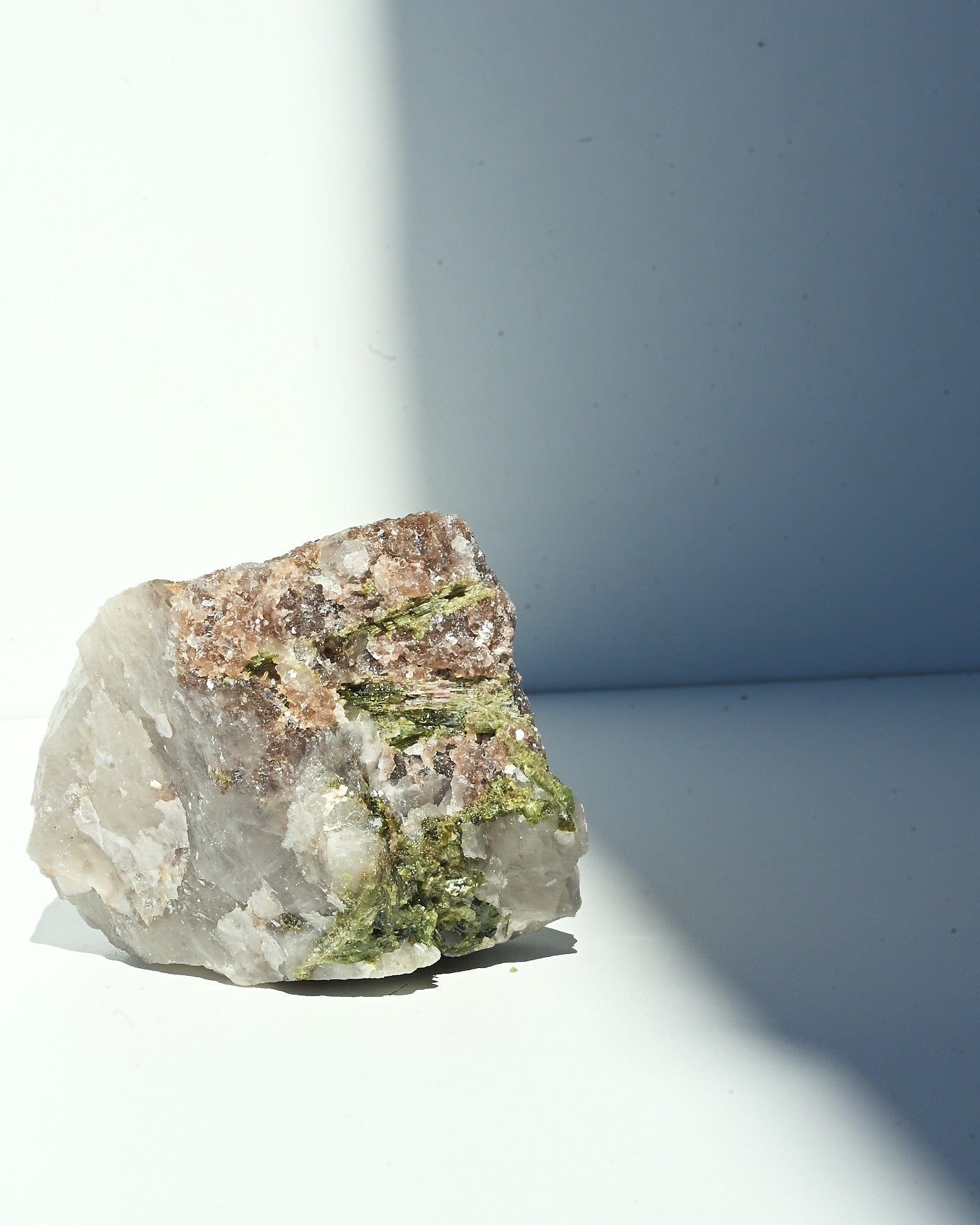 Green Tourmaline Quartz 767g side