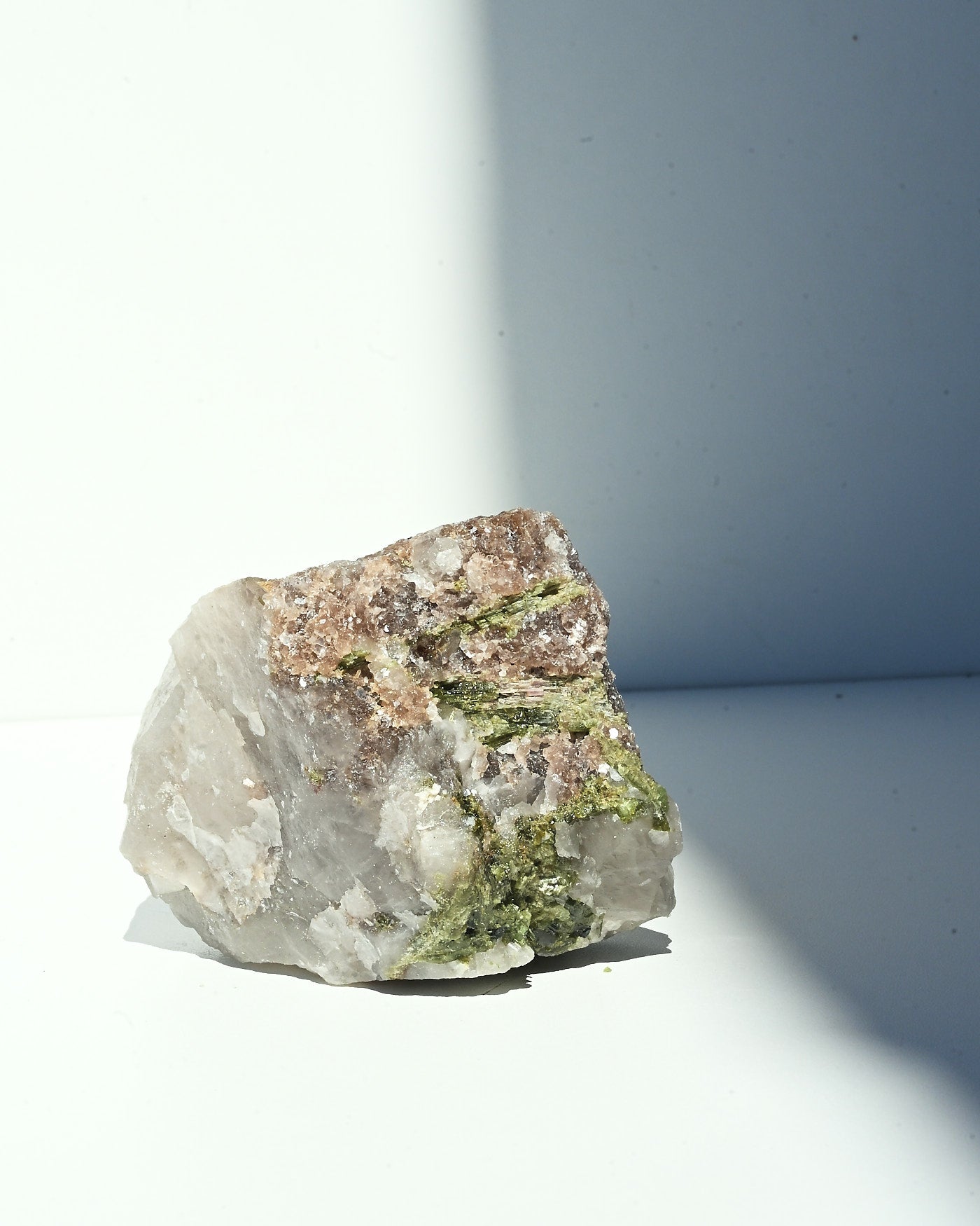 Green Tourmaline Quartz 767g detail
