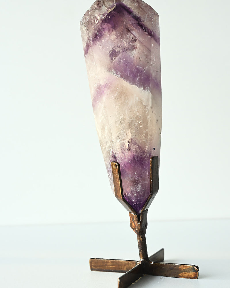 Bahia Phantom Amethyst on Stand 2.9 lbs