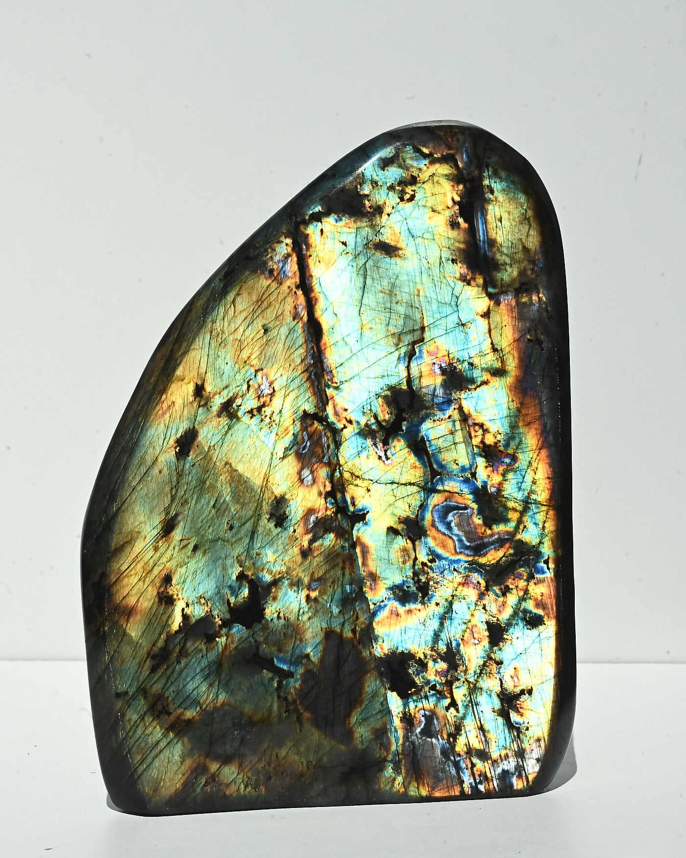 Labradorite Freeform 2.3kg B detail view