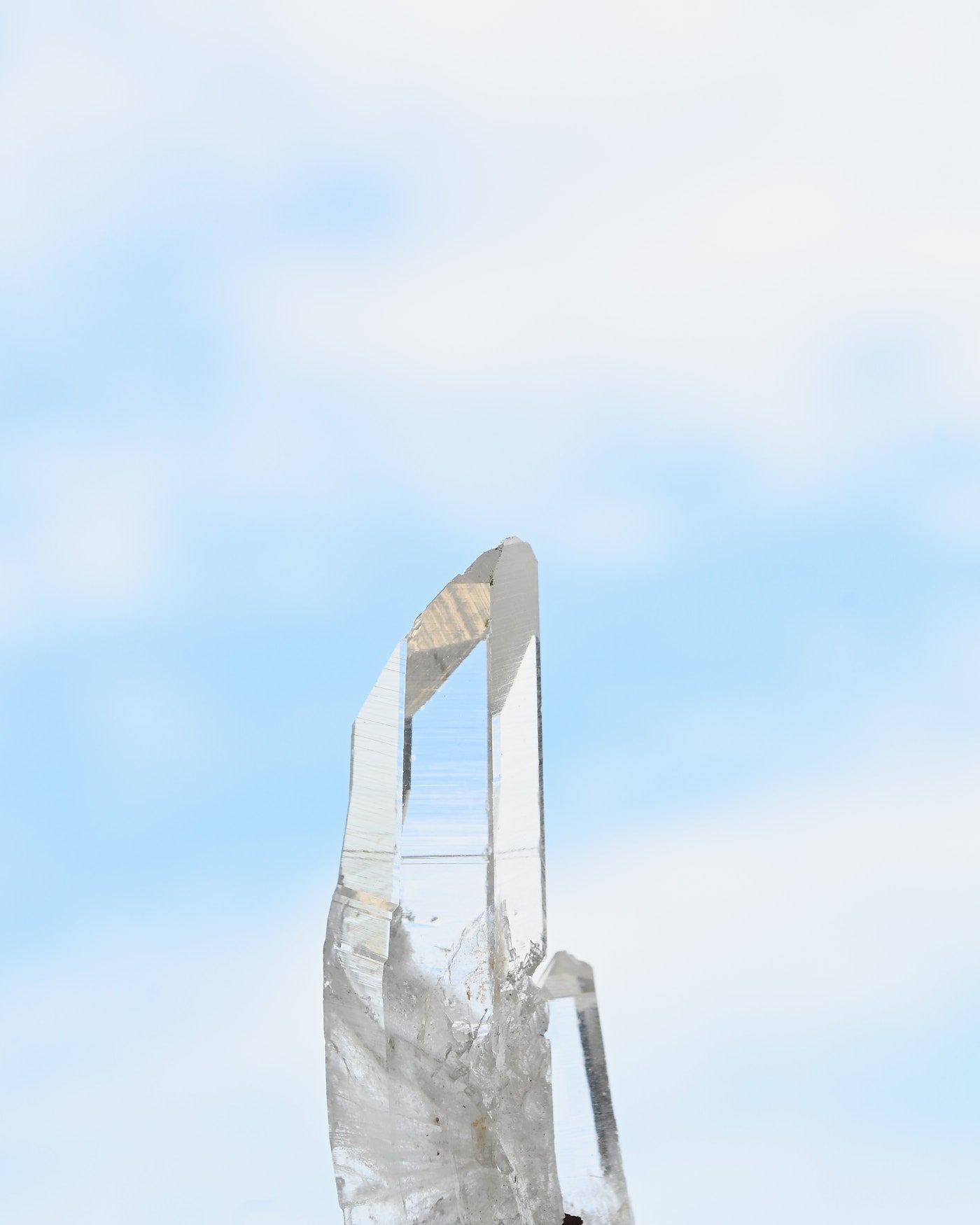 Optical Curved Lemurian Quartz 70g