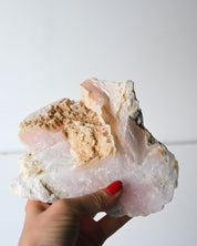 Manganoan calcite with pyrite scale view