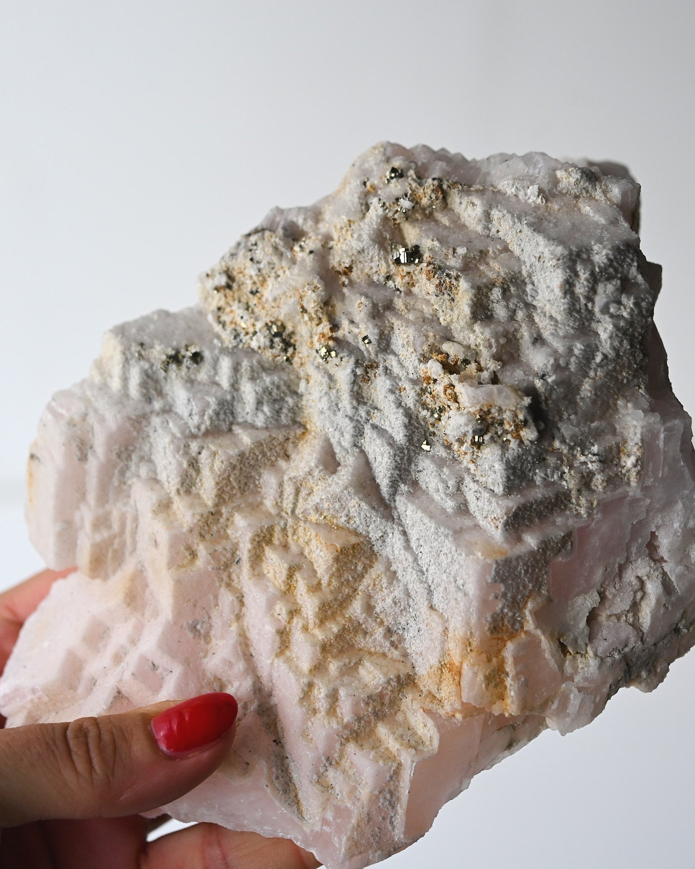 Manganoan calcite with pyrite detail