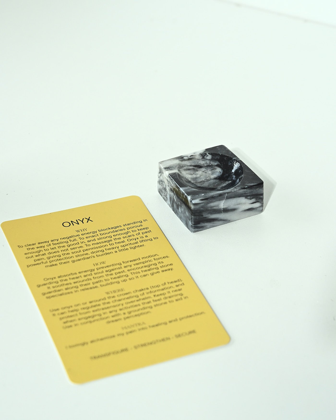 Onyx Square Sphere Stand Grey