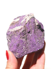 Natural purpurite mineral purple-violet coloring