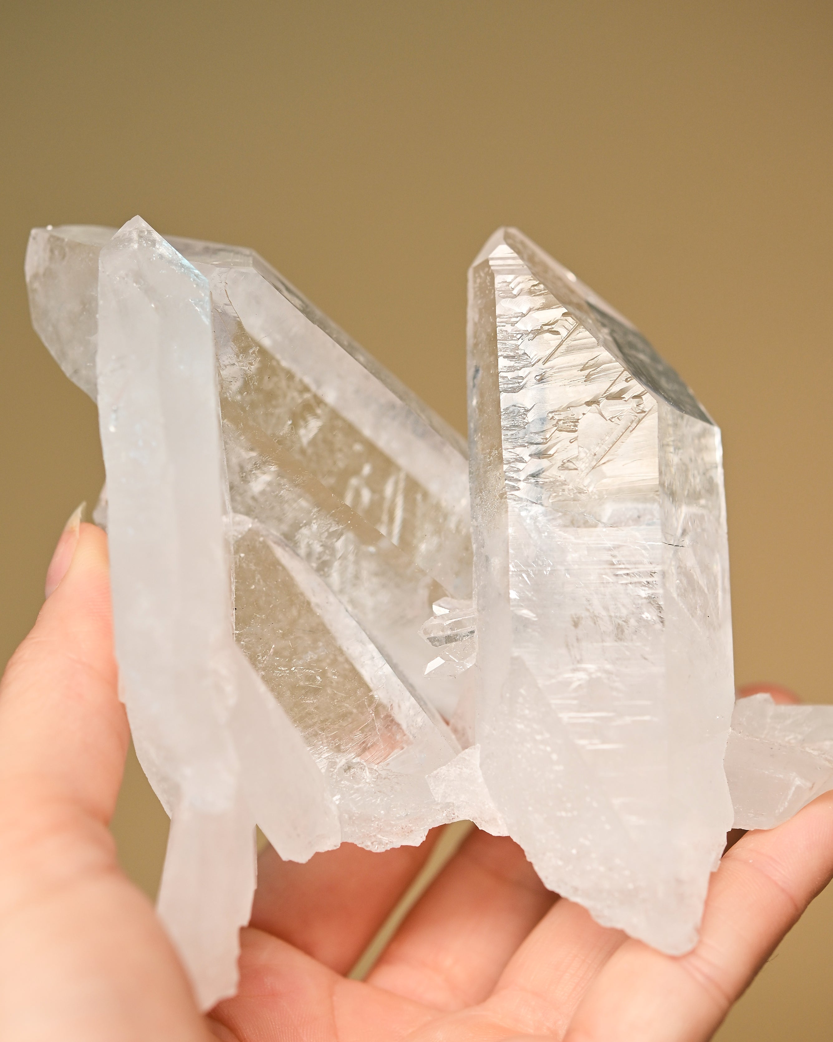 AA Clear Quartz Cluster 4in
