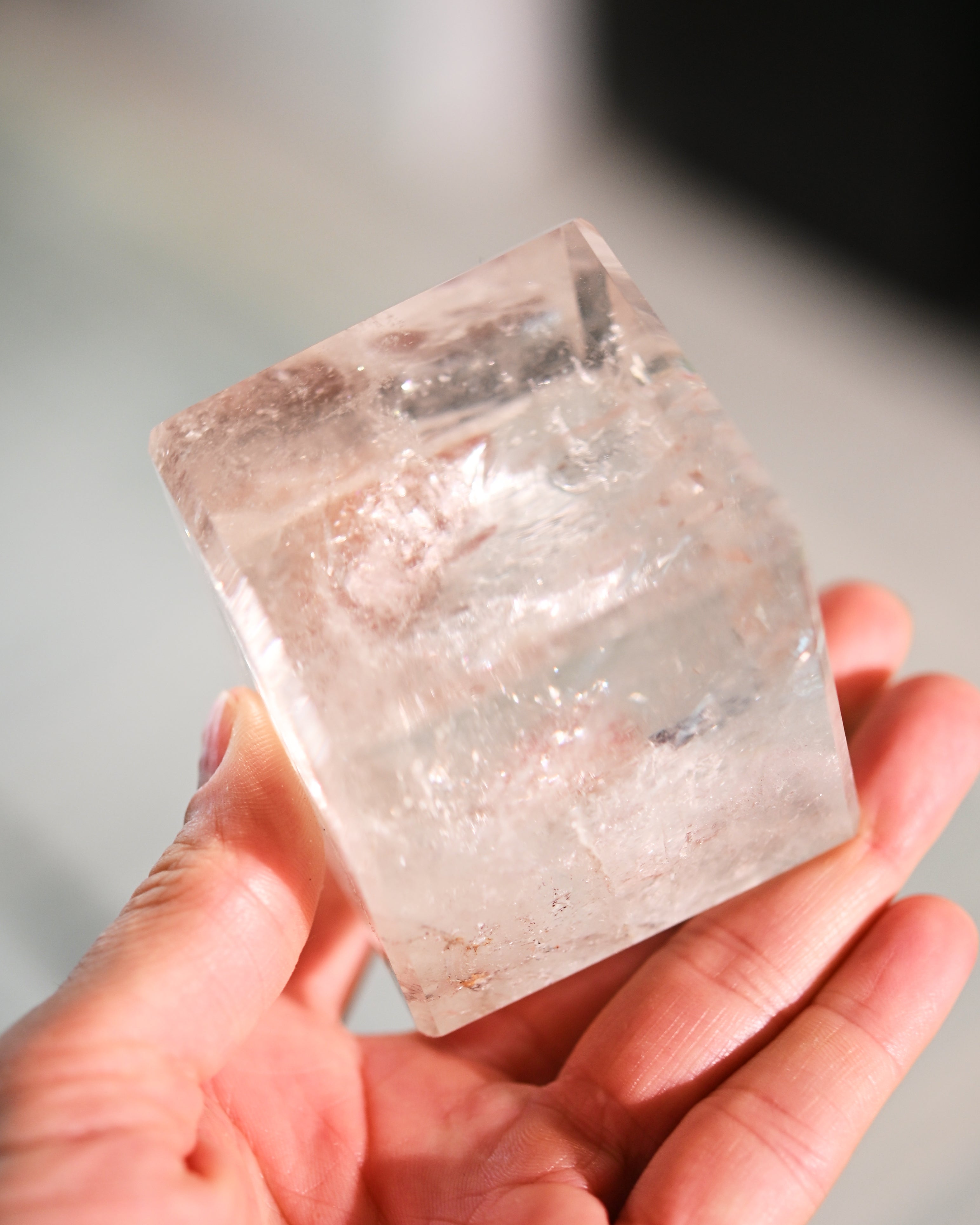 quartz-cube--2.5in--394g--12c---8351.jpg