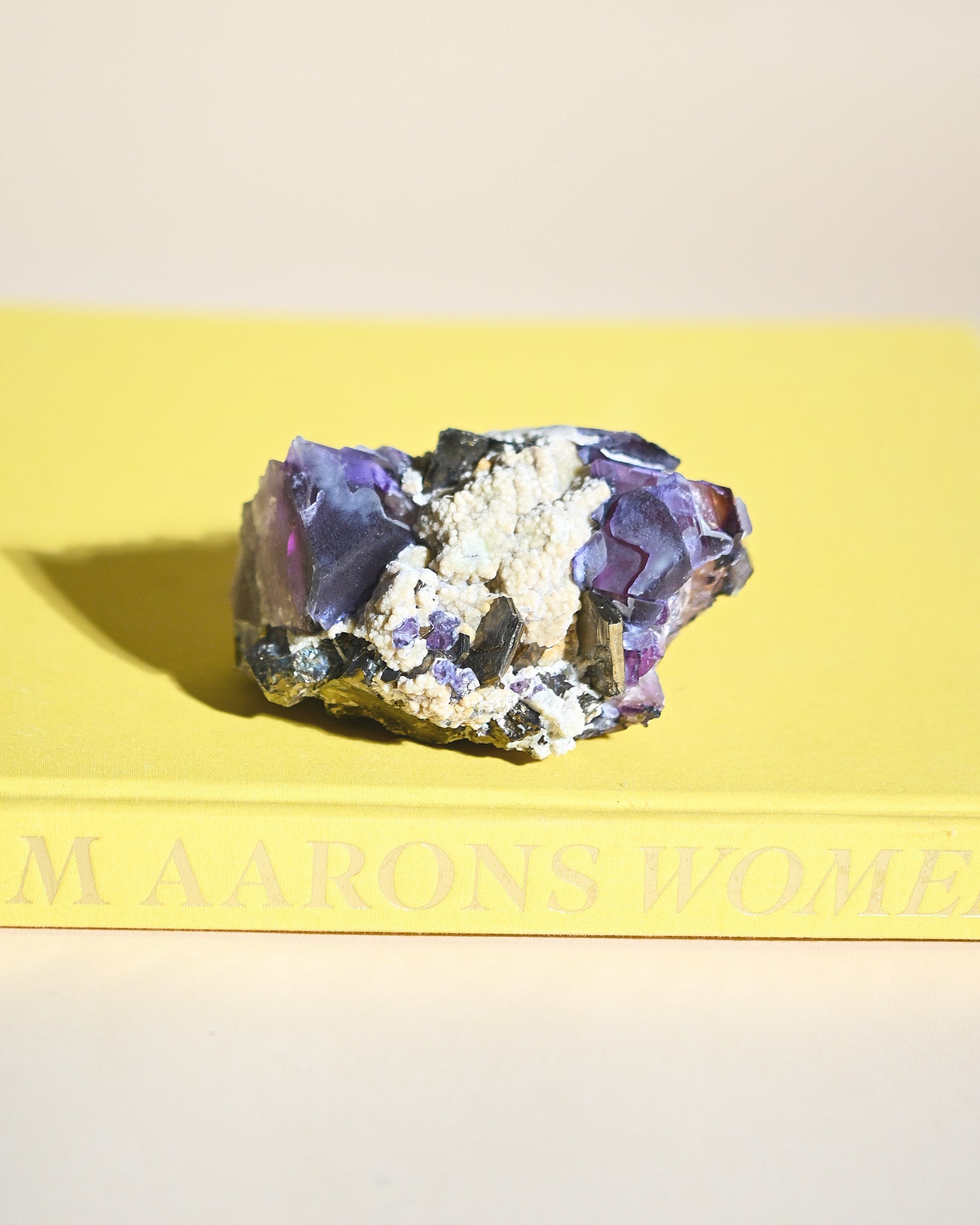 Fluorite with Pyrrhotite and Muscovite | Lindao Deposit | Inner Mongolia