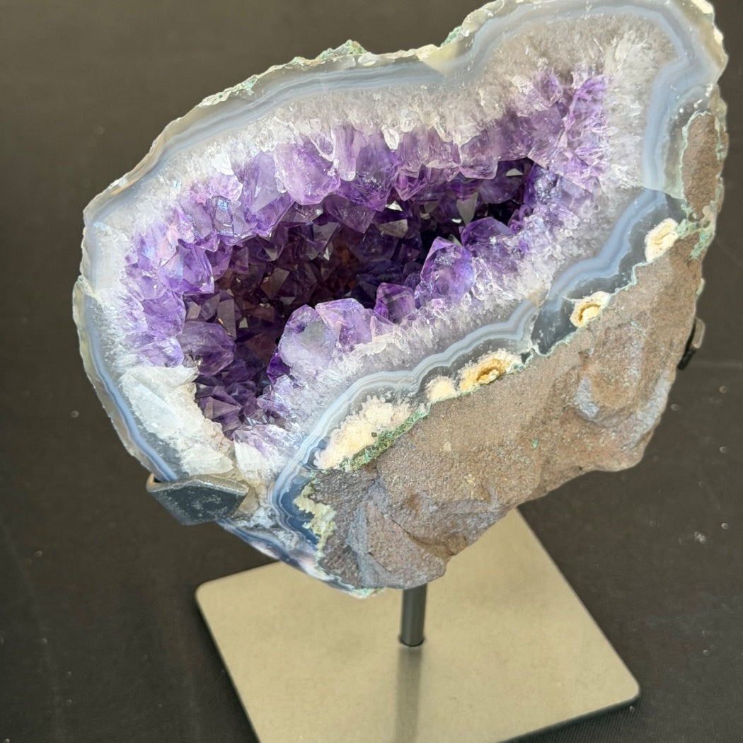 Amethyst druzy geode on Stan from Brazil